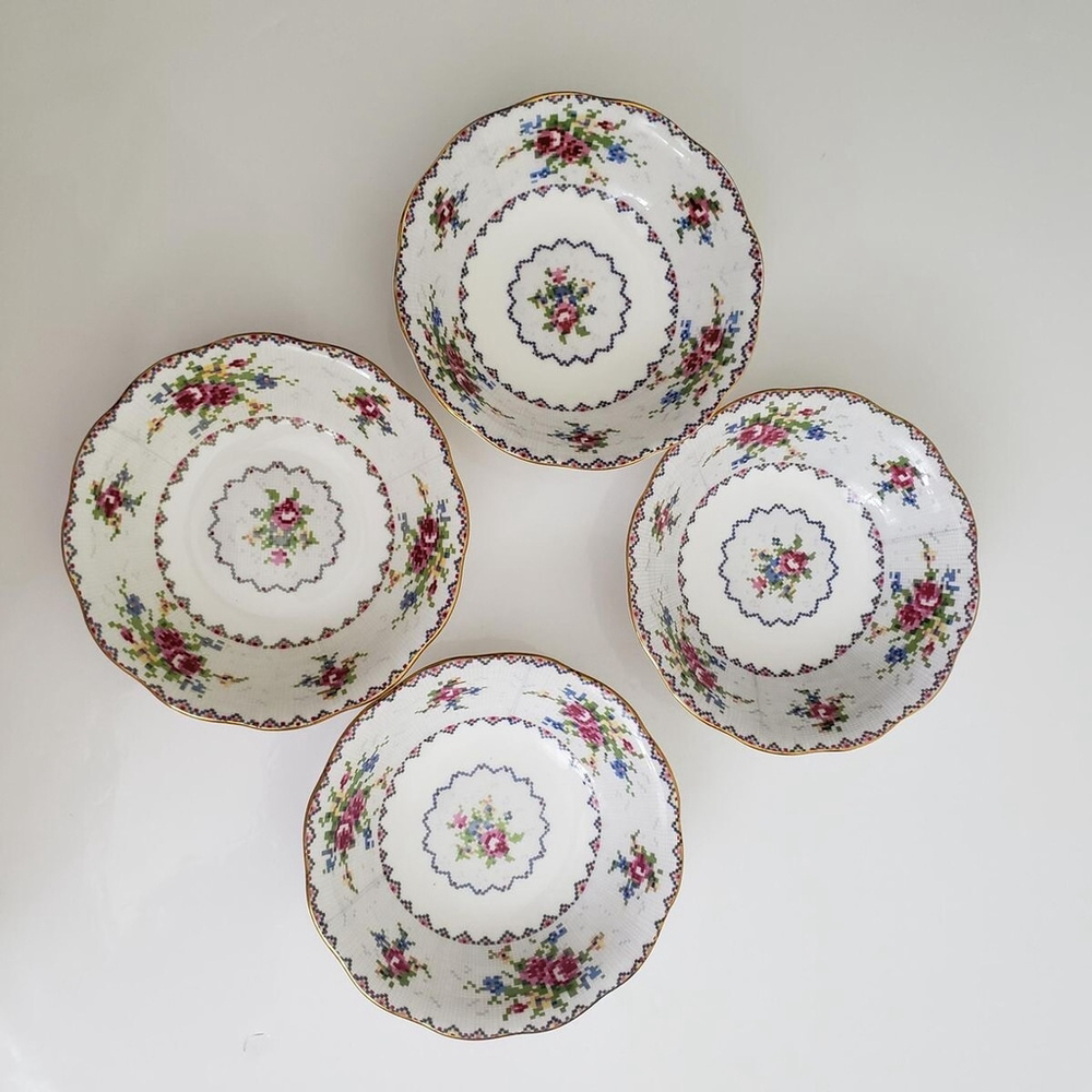 Royal Albert Petit Point Dessert Fruit Bowl Bone China Set Of 4 England 5.25 In